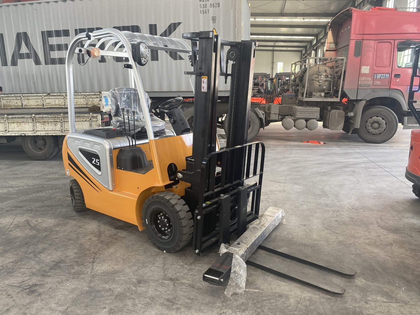 New Electric Forklift - 2.5T Permanent Magnet Synchronous Motor Battery 72V