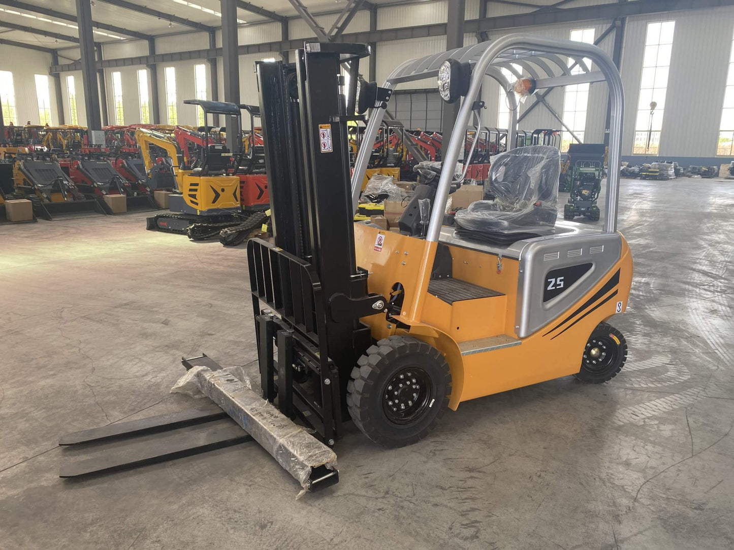 New Electric Forklift - 2.5T Permanent Magnet Synchronous Motor Battery 72V