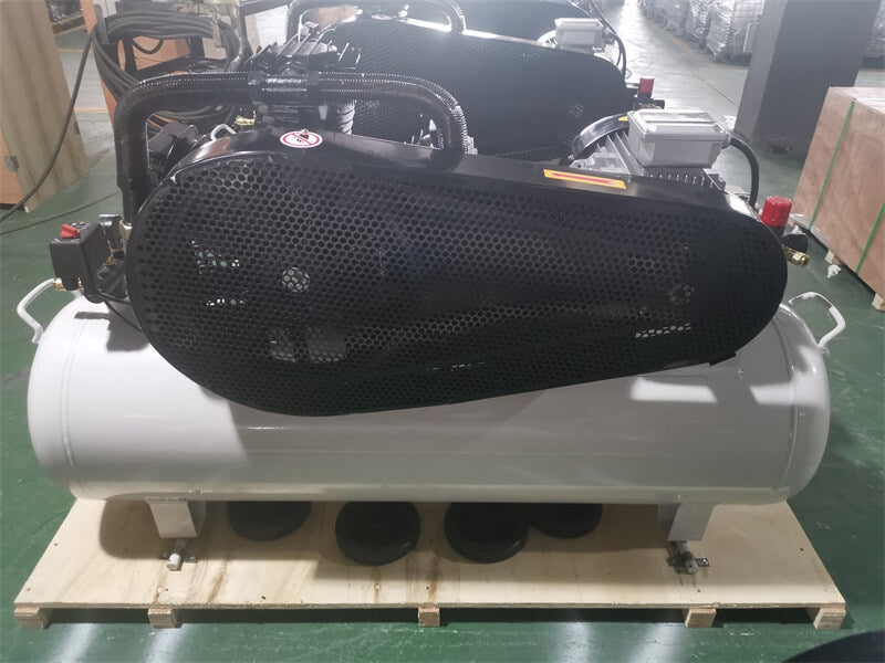 40CFM 1100L/MIN 200L TANK 3PH 10BAR 415V 7.5KW/10HP PISTON AIR COMPRESSOR Condor
