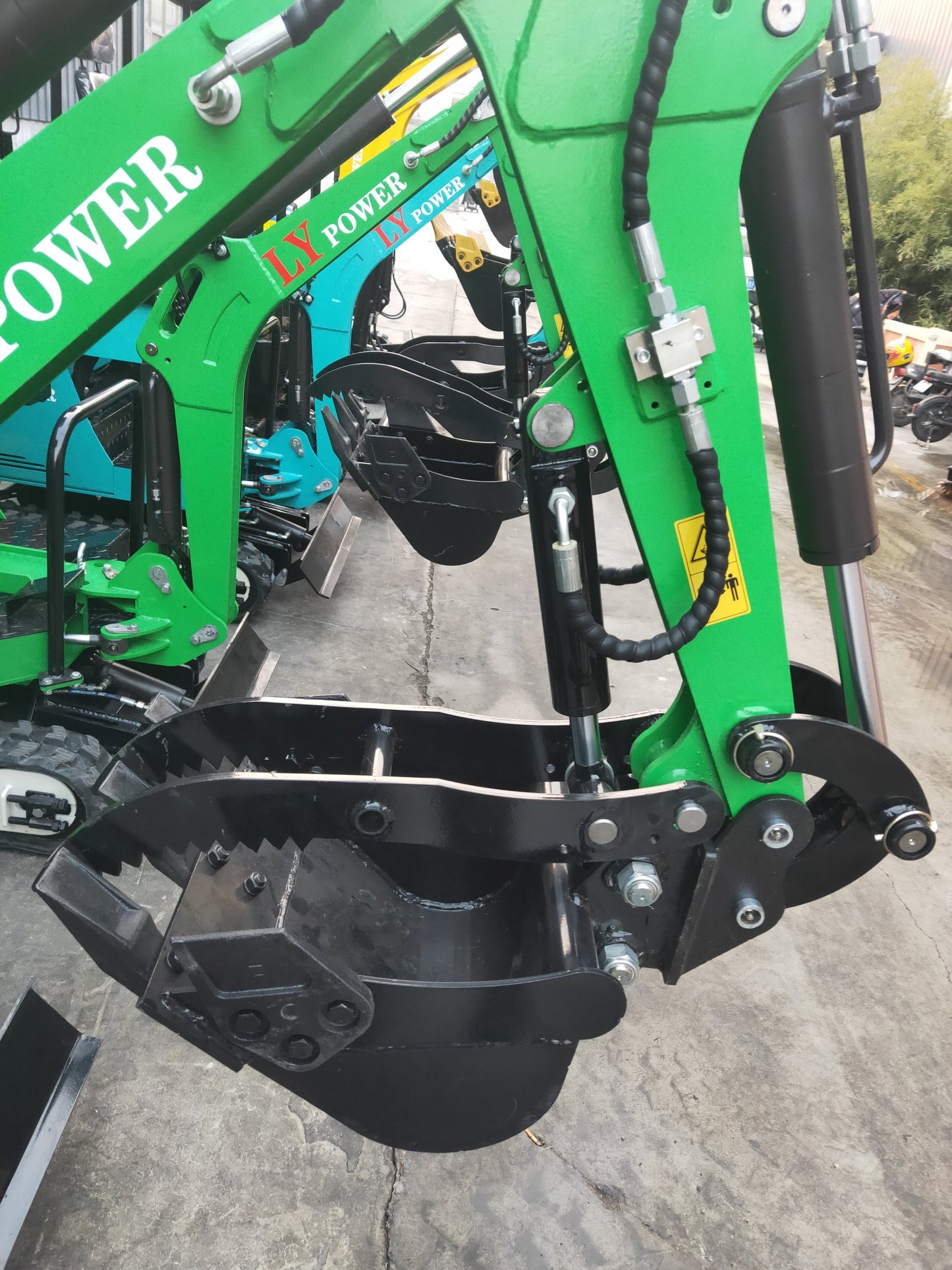 New MINI Excavator 1.0T Breton Gasoline Engine 12HP Green & Blue