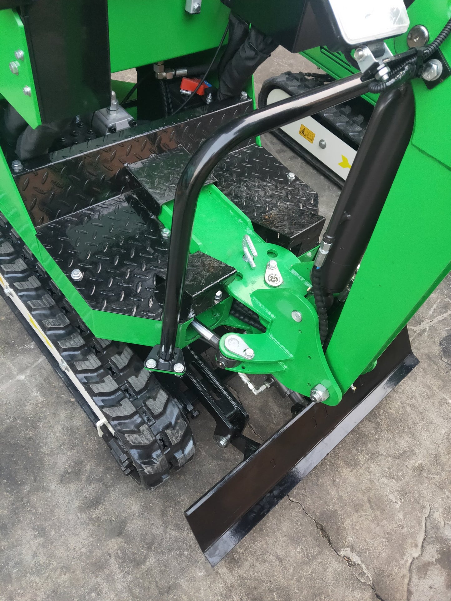 New MINI Excavator 1.0T Breton Gasoline Engine 12HP Green & Blue